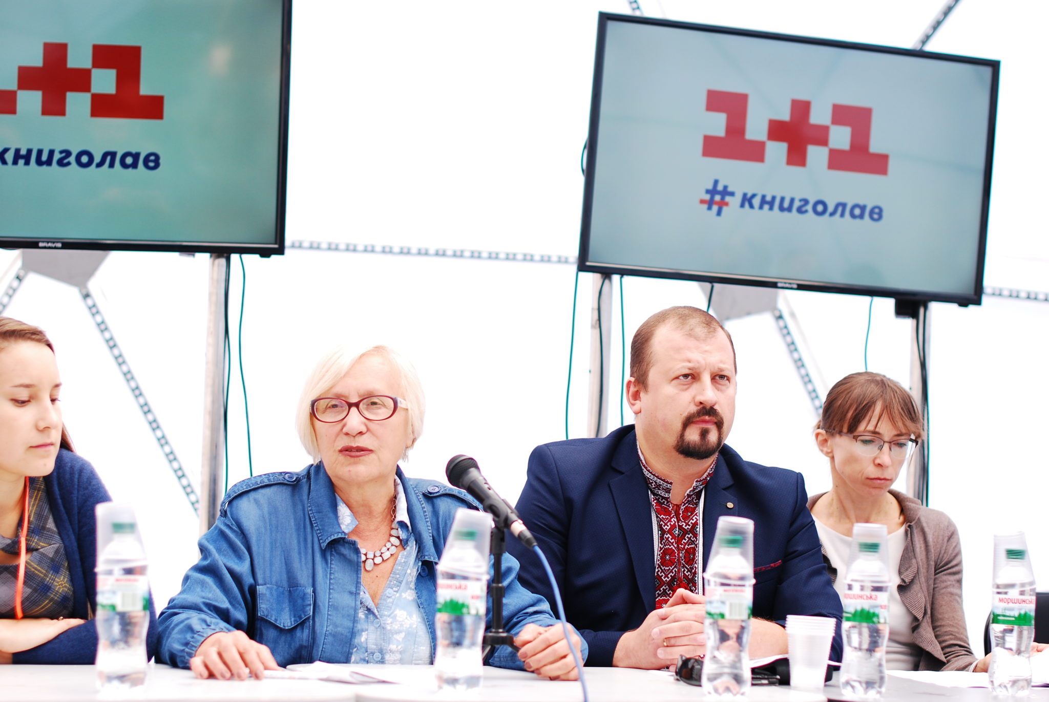 ТРЕТІЙ БРИФІНГ ПОВІДОМЛЯЄ ПРО ЛІТЕРАТУРНІ ЗДОБУТКИ  РОКУ