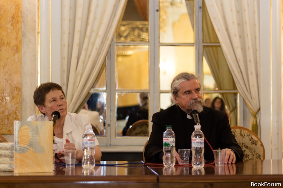 Архиєпископ Ігор Ісіченко презентував на 25 BookForum книжку «Ми просто йшли... Спогади»